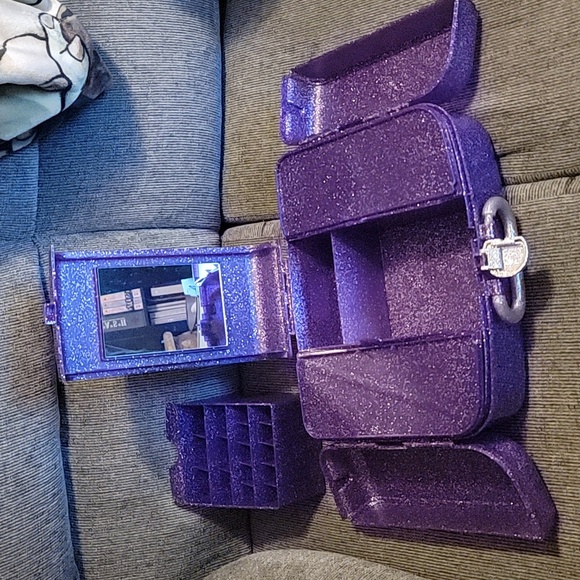 Caboodles liquid Metallics organizer vanity in sparkly purple - Picture 3 of 3